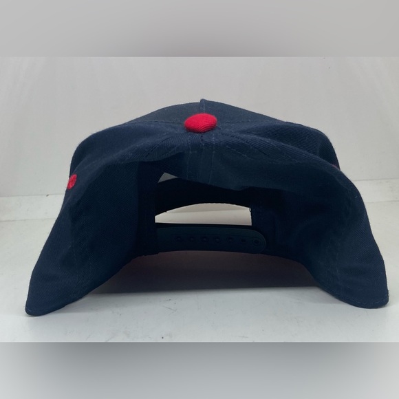 Atlanta Braves Upside Hearts SnapBack Hat - Picture 9 of 9